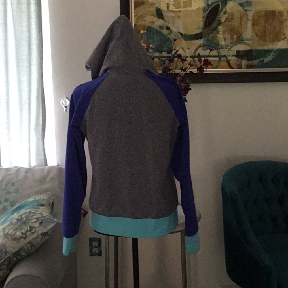 North face jacket - Picture 2 of 6